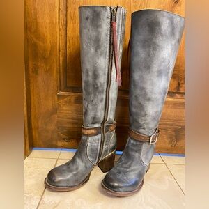 Freebird Holland size 8 EUC boots in Ice